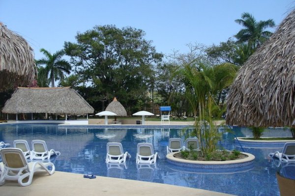 Coronado Golf & Beach Resort