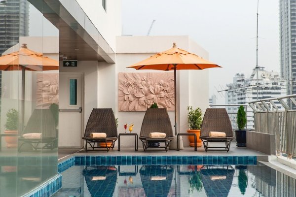 Adelphi Suites Bangkok