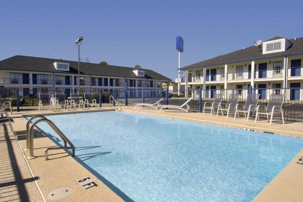 Baymont Inn & Suites Macon I-475