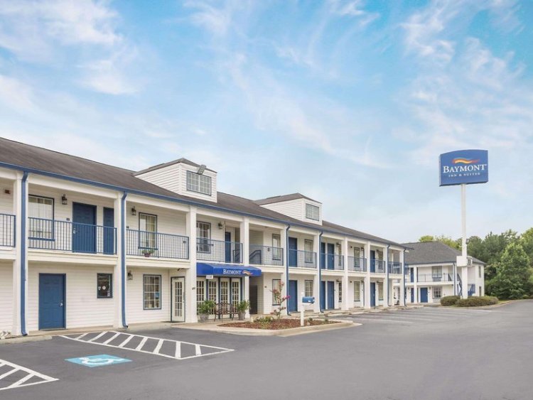 Baymont Inn & Suites Macon I-475