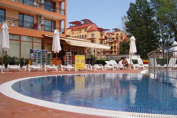 Happy Aparthotel & Spa