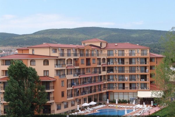 Happy Aparthotel & Spa