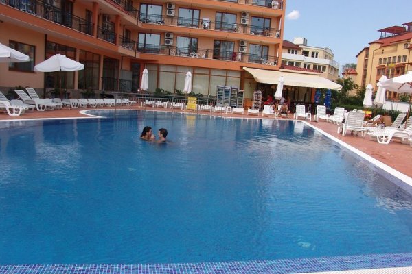 Happy Aparthotel & Spa