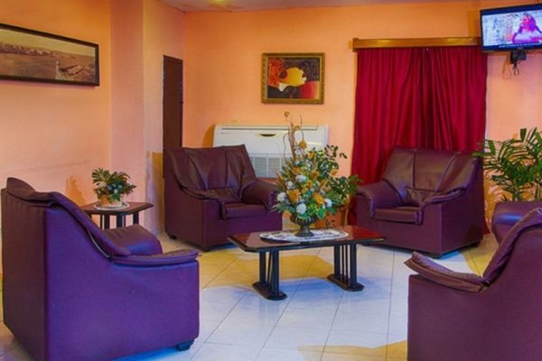 Hotel Bruzon
