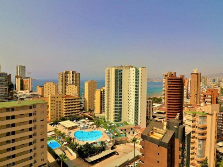 Europa Center Apartments