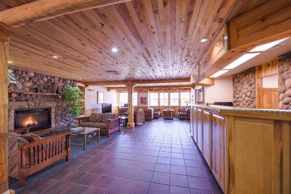 River Canyon Lodge