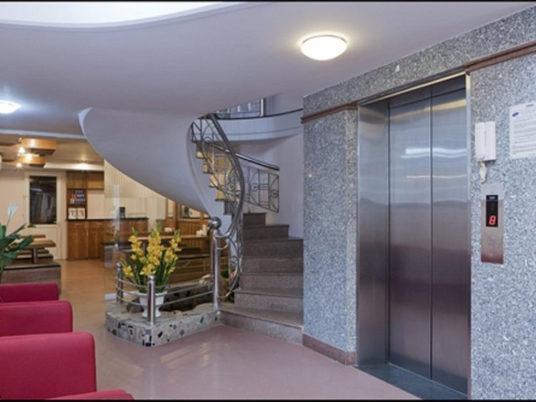 Urban Alley Hotel