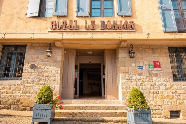 Best Western Le Donjon Les Remparts