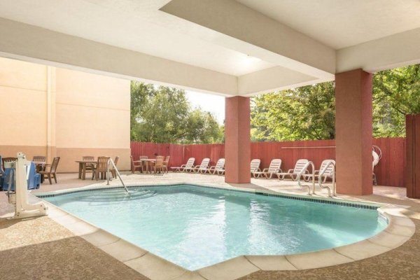 Comfort Suites Bush Intercontinental Airport