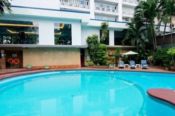 Manhattan Bangkok Hotel