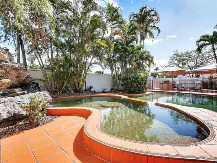 Mercure Cairns