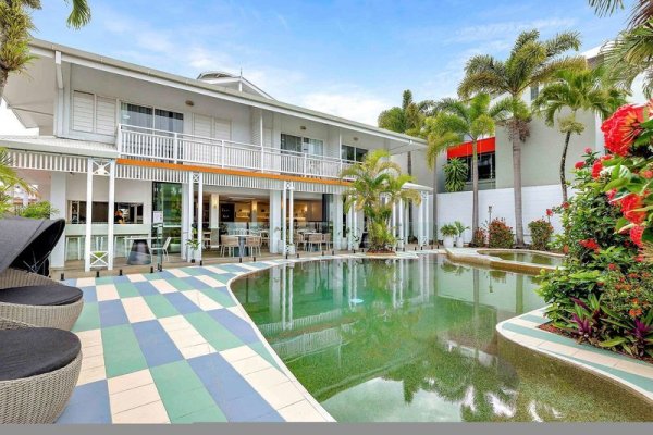 Mercure Cairns