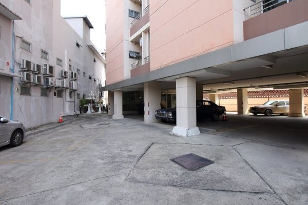Meesook Residence by OYO Rooms