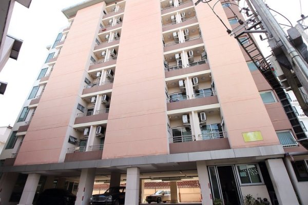 Meesook Residence by OYO Rooms