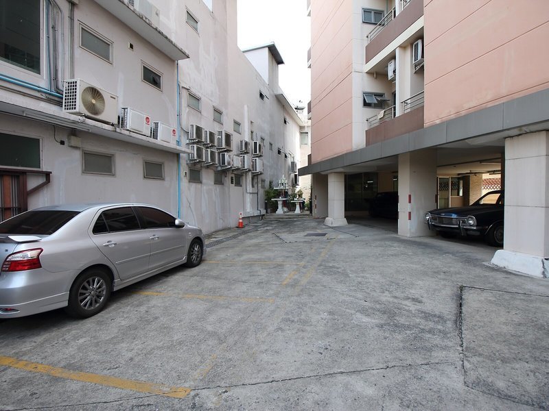 Meesook Residence by OYO Rooms