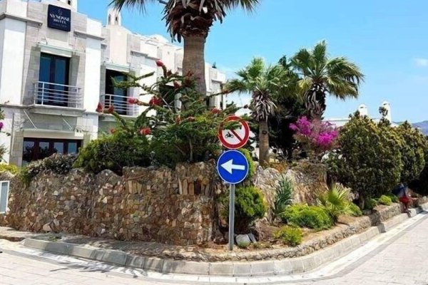 Maira Beach Hotel