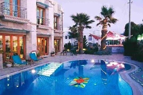 Maira Beach Hotel