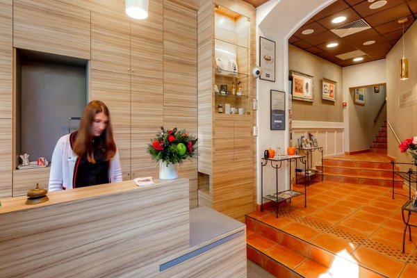 Hotel Kyriad Avignon  Palais des Papes