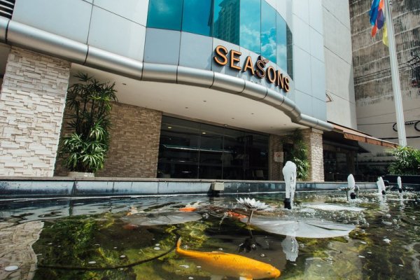 The Seasons Bangkok Siam