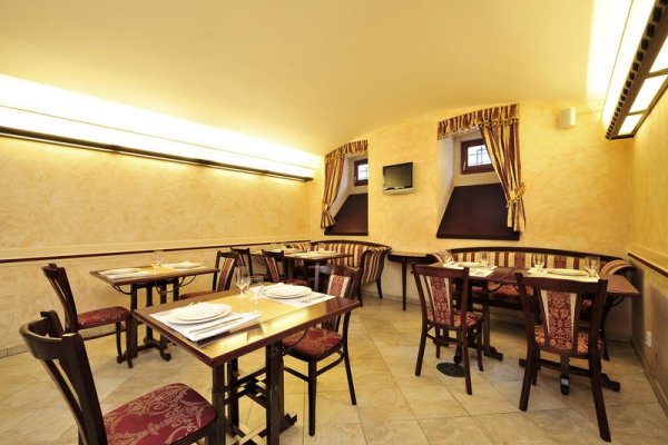 Alqush Downtown Hotel