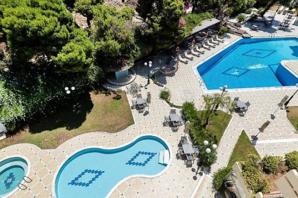 Oasis Hotel Apartments
