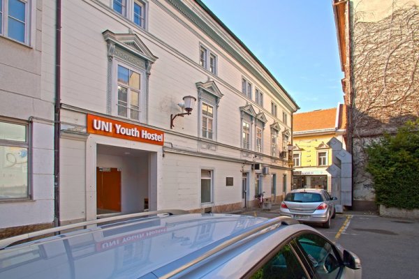 Youth Hostel Uni