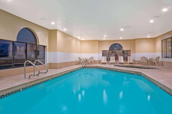 Howard Johnson Express Inn - Williams