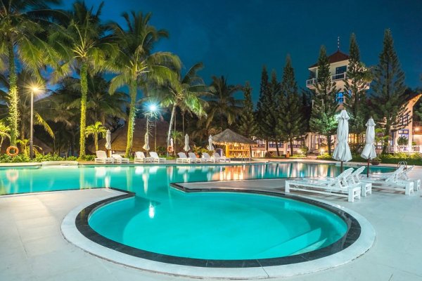 L'Azure Resort and Spa