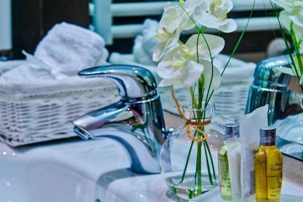 Crosti Hotel & Residence