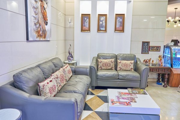 Click Square Hotel