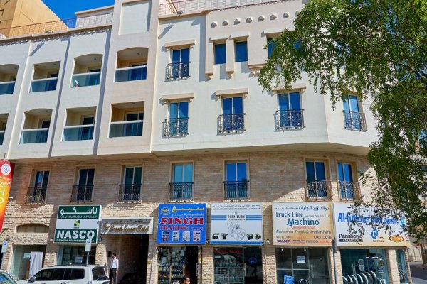 Click Square Hotel