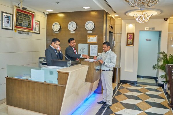 Click Square Hotel