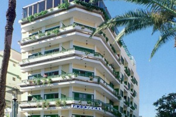 Park Plaza & Tropical