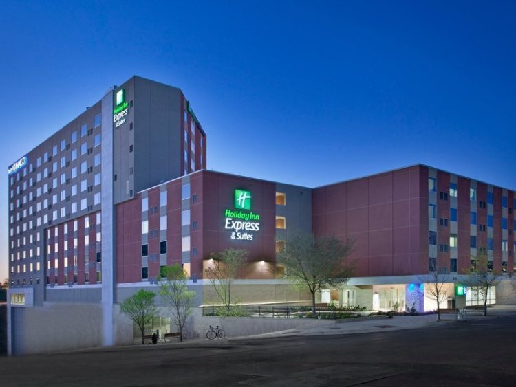 Holiday Inn Express & Suites Austin Downtown  University