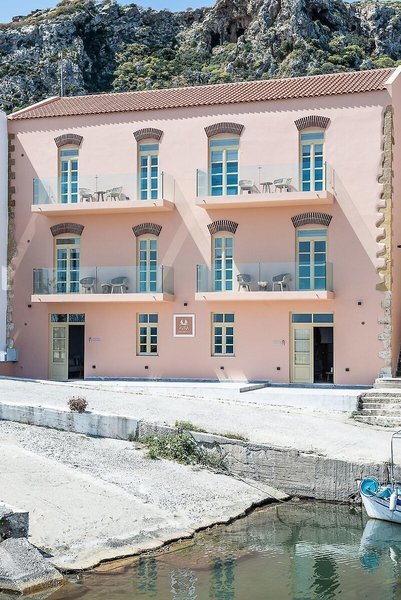 Avra Apartments Kolymbari Harbour