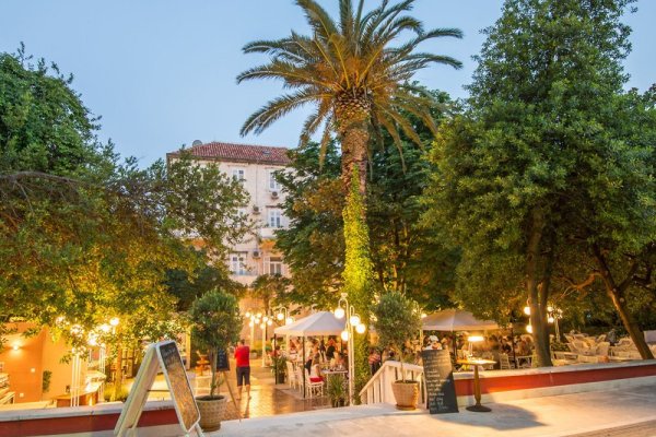 Hotel Sumratin
