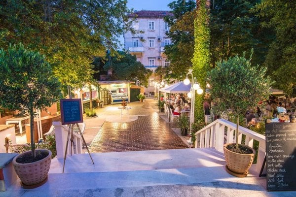 Hotel Sumratin