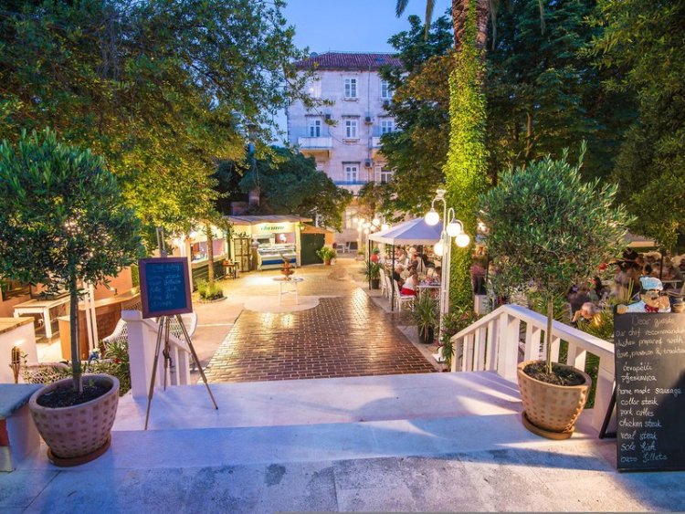 Hotel Sumratin
