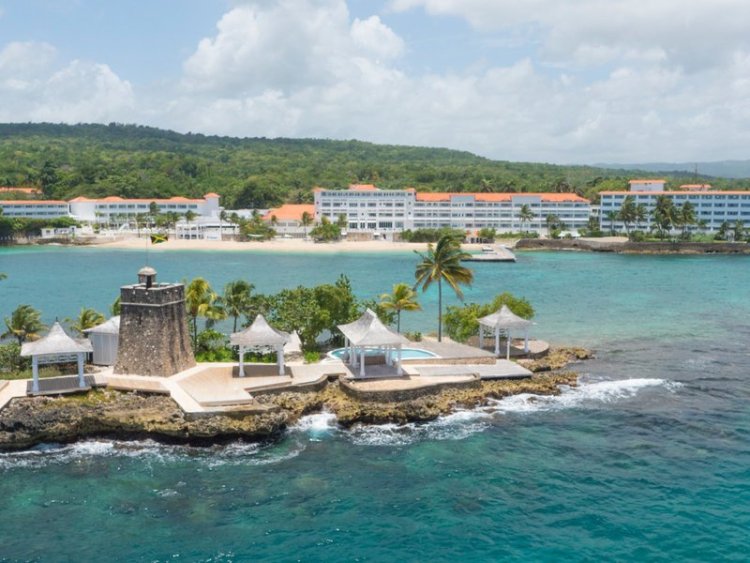 Oasis Spa Villas at Couples Tower Isle