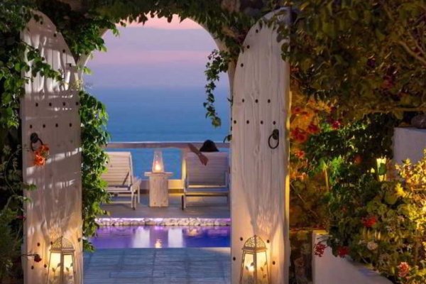 Athermi Suites