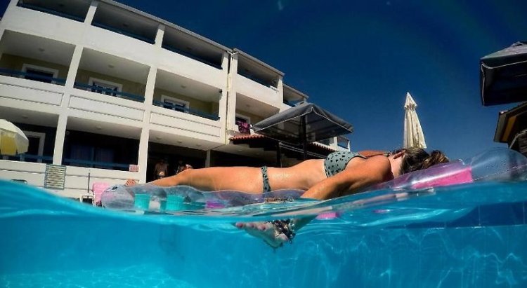 Janno Beach Hotel