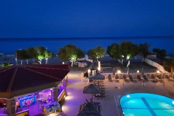 Janno Beach Hotel