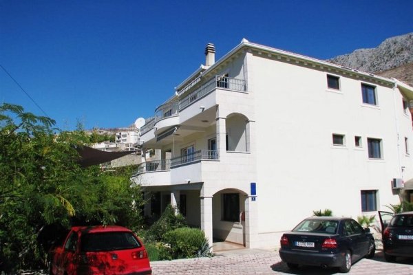 Apartments Miljak