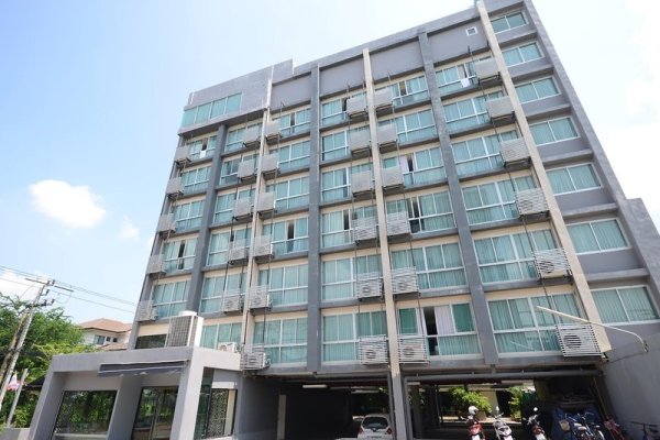 Solace at Srinakarin Hotel