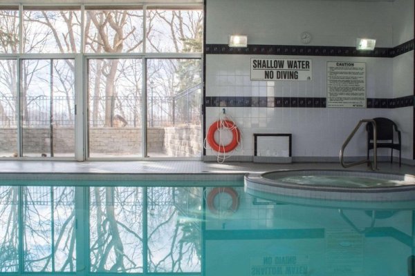 Quality Suites Oakville