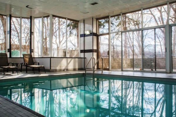 Quality Suites Oakville