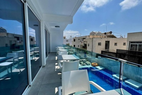 Sunny Blue Hotel