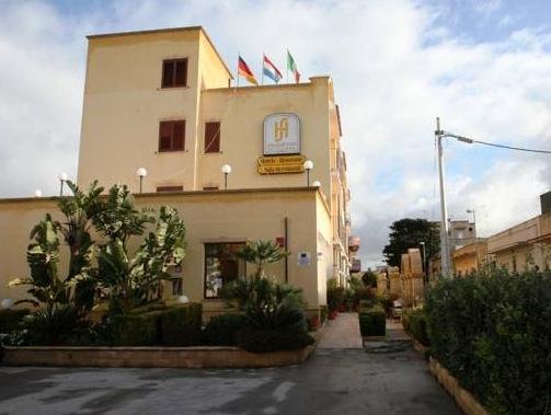 Sammartano Hotels