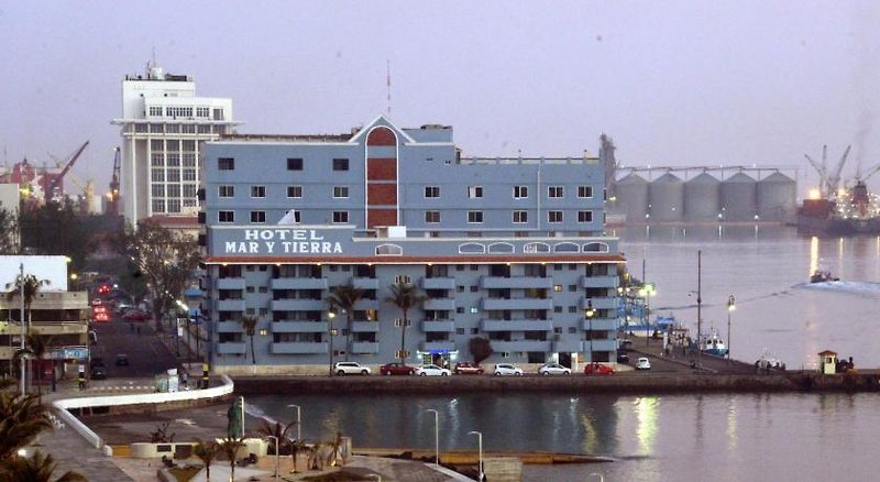 Mar y Tierra