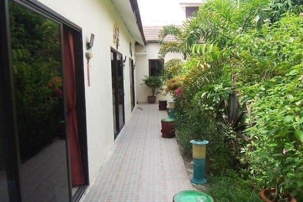 Airport Overnight